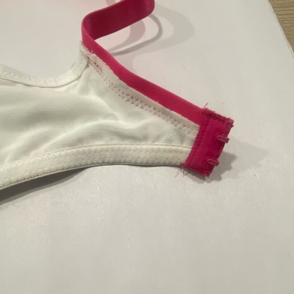 Hunkemoller Bra, Size 34DD, good condition - Picture 4 of 8